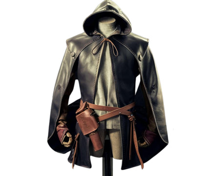 The Wanderer of the Wilds – Handmade Black Leather Medieval Hooded Cloak, Assassin & Ranger Costume, Rogue Outfit, LARP, Fantasy Cosplay